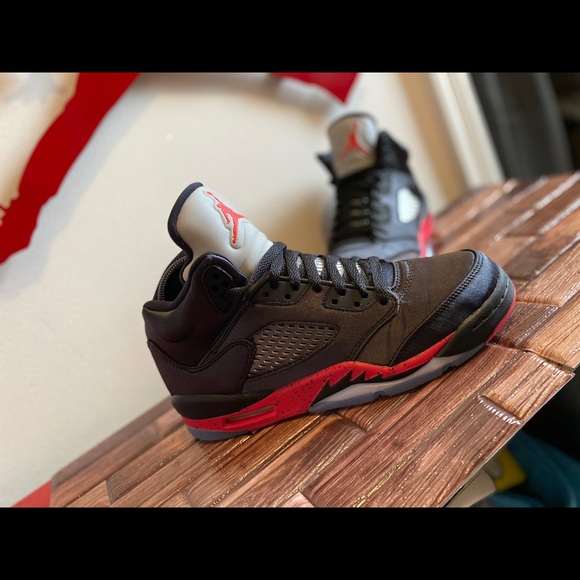 Air Jordan 5 - Picture 4 of 8